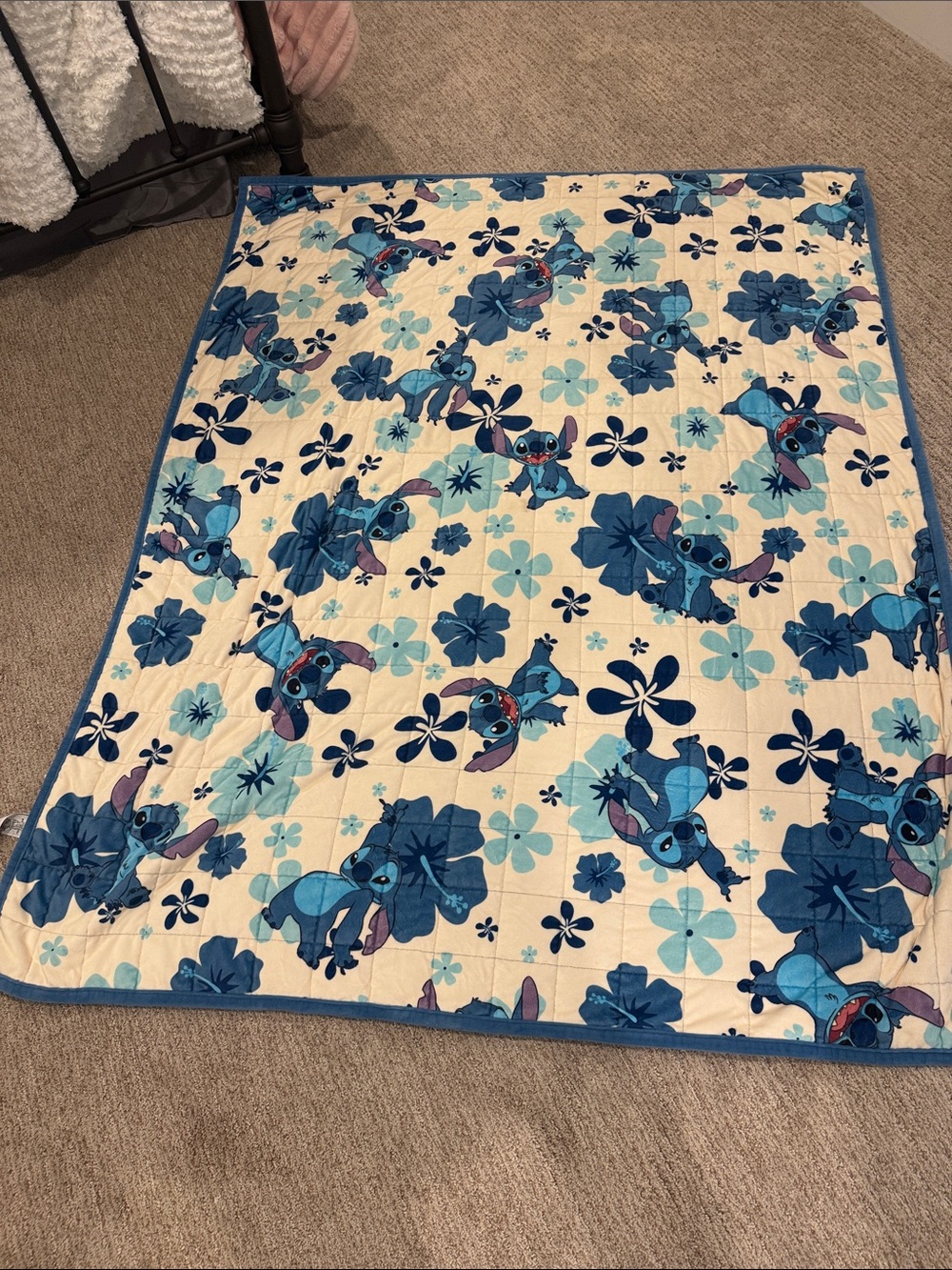 Disney Lilo & Stitch Magic Kingdom weighted Blue & Cream Stitch Floral Blanket!